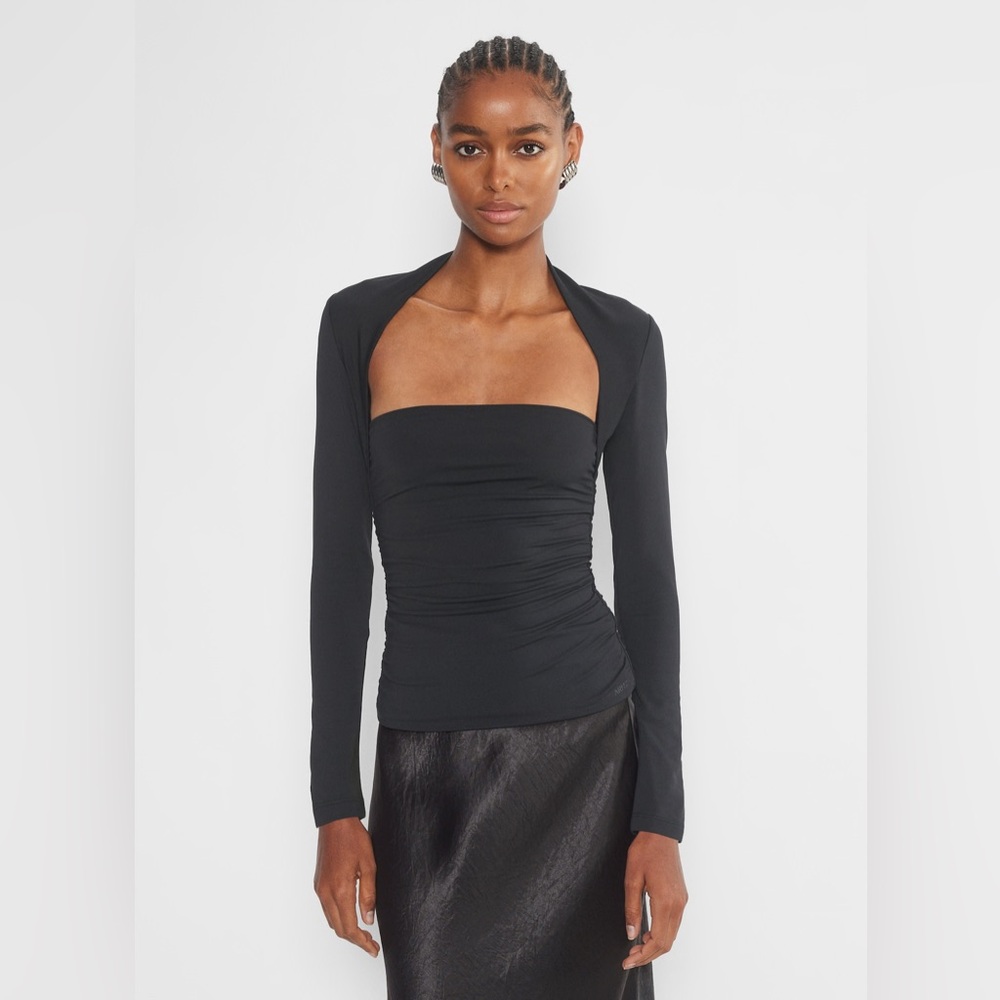 Aritzia Contour Flourish Long sleeve NWT sz M